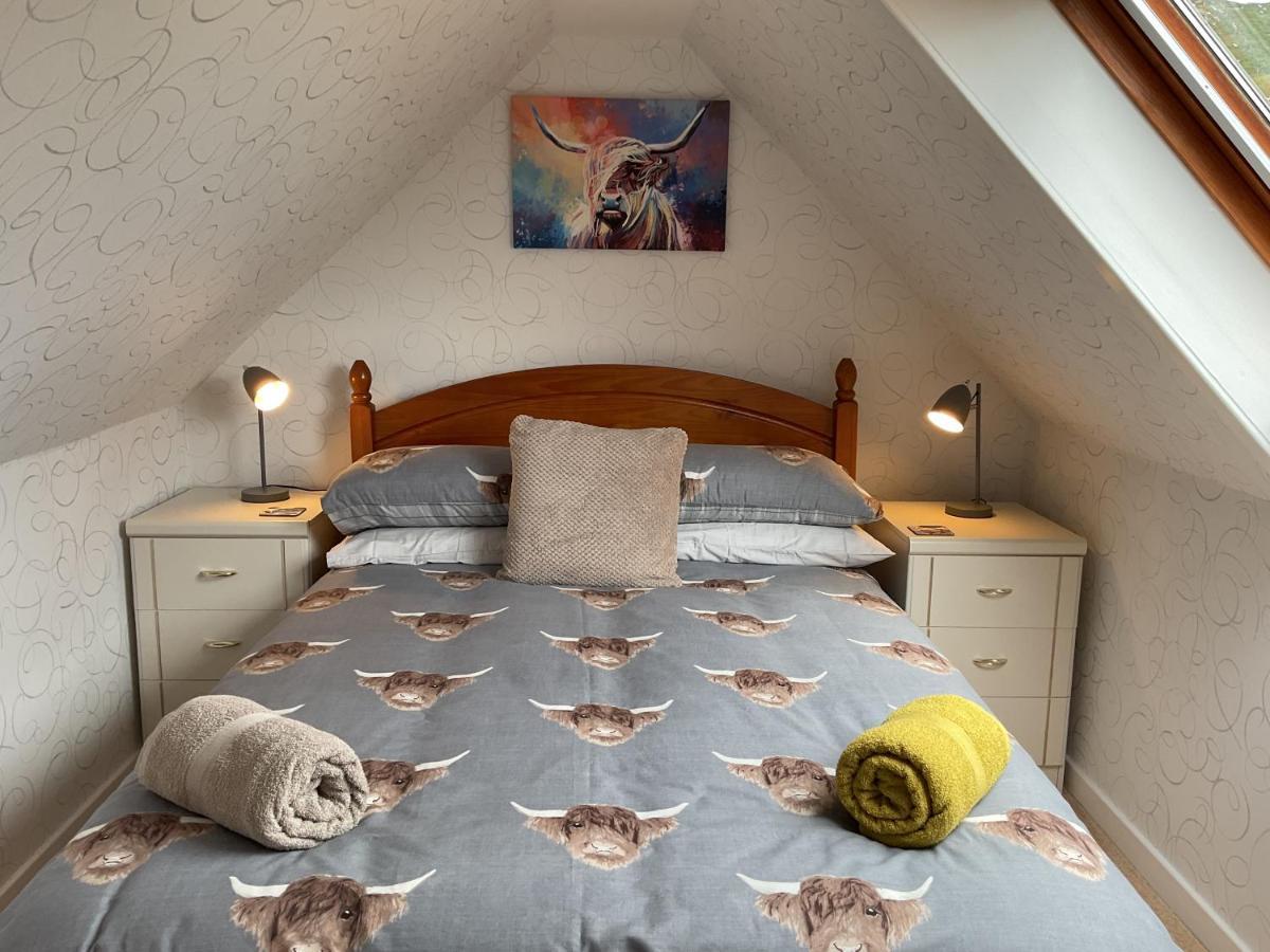 6 Calbost Villa Bagian luar foto