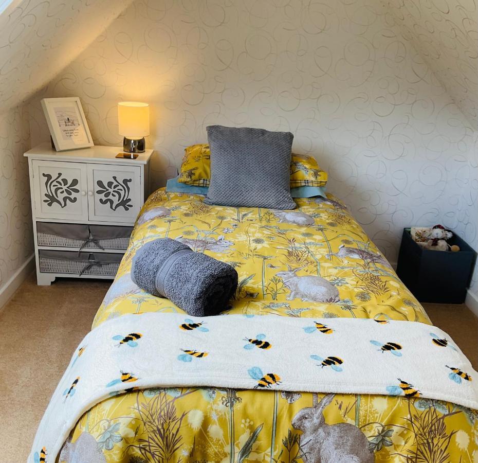 6 Calbost Villa Bagian luar foto